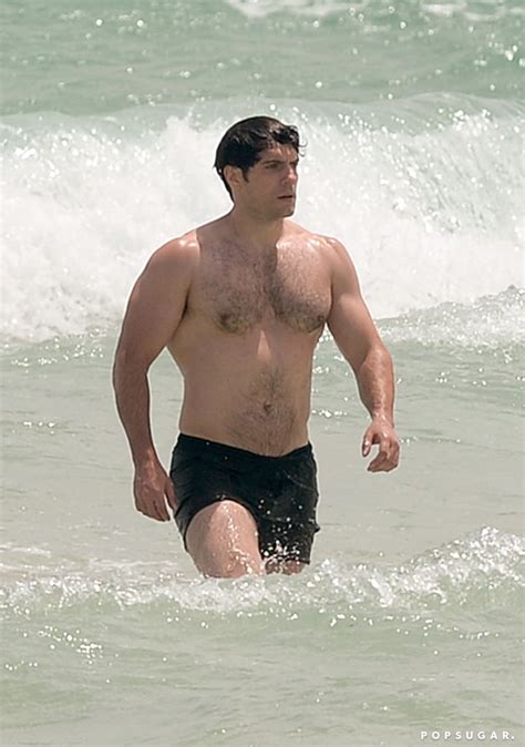 how much does henry cavill weight